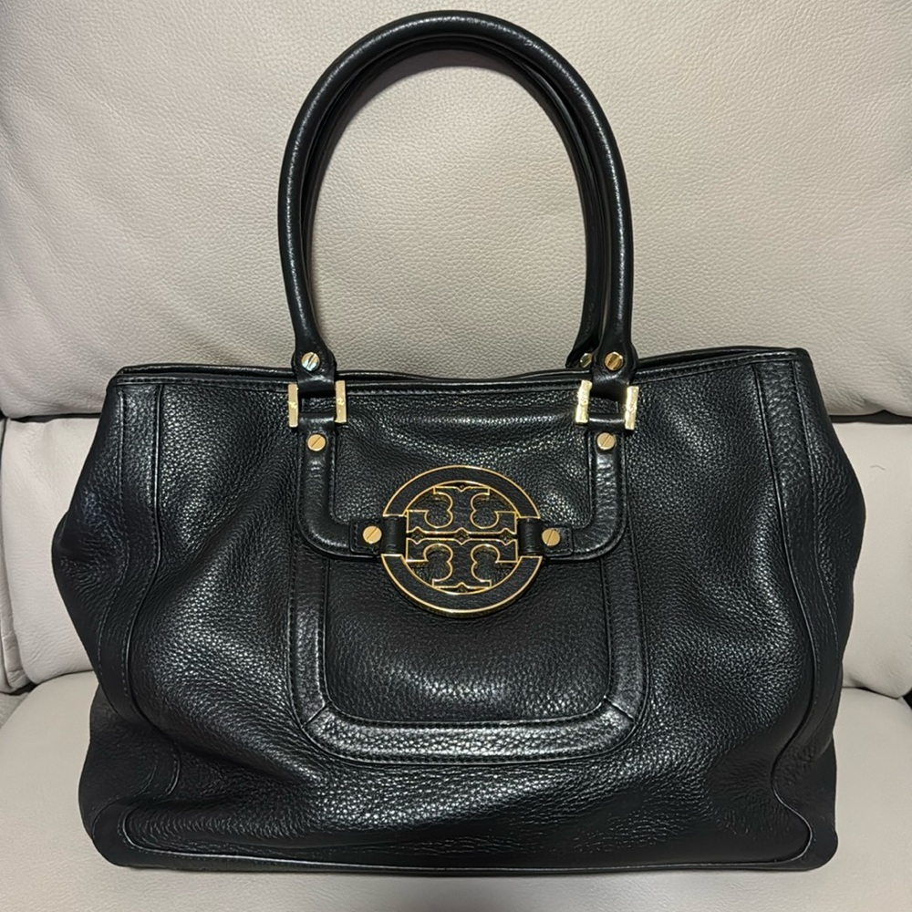 Tory Burch Amanda Hobo handbag